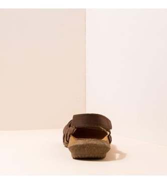 El Naturalista Leather sandals Pleasant Brown Wakataua brown