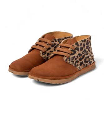 El Naturalista Botins em pele N5374P Tribu castanho