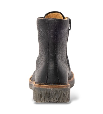 El Naturalista Volcano Black Leather Ankle Boots N5572