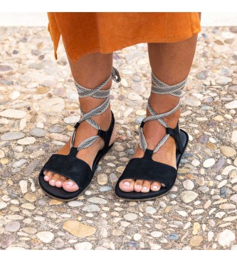 El Naturalista Sandlias de couro N5685 Satya preto