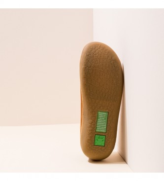 El Naturalista Pleasant Wood Pawikan camel leather slippers