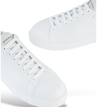 Emporio Armani T�nis de couro com riscas brancas
