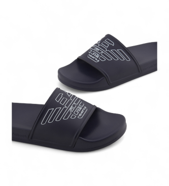 Emporio Armani Japonki z PVC z wytłoczonym orłem w kolorze granatowym