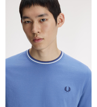 Fred Perry T-Shirt mit zwei blauen Streifen am Saum