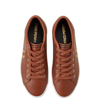 Fred Perry Sneakers i lder Baseline brun