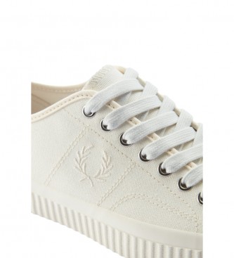 Fred Perry Hughes Low beige trainers