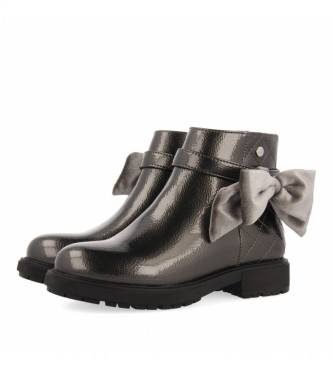 nia patent ankle boot