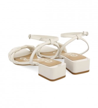 Gioseppo Craibas off-white leather sandals