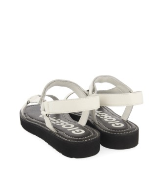 Gioseppo Tequesta white leather sandals