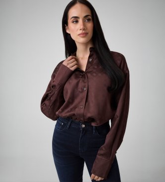 Guess Carolyn-skjorta med brun logotyp