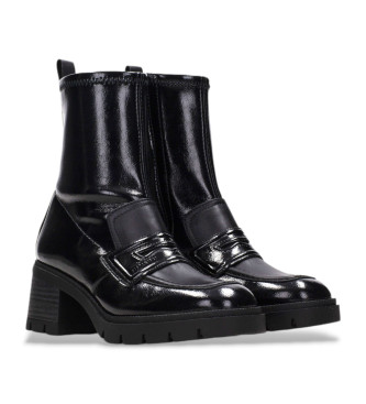 Hispanitas Leather ankle boots with black track sole