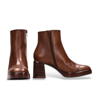 Hispanitas Brown round toe leather ankle boots