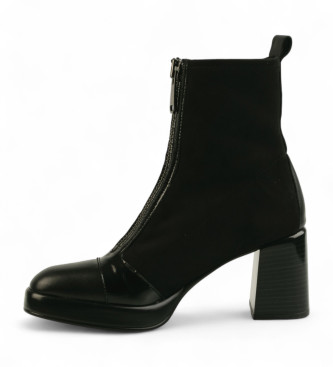 Hispanitas Botins em pele de veludo preto