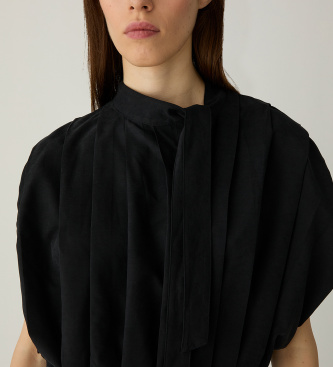 LAAGAM Blusa Kora plissada preta