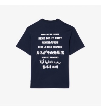 Lacoste T-shirt med slogan p den marinbl ryggen