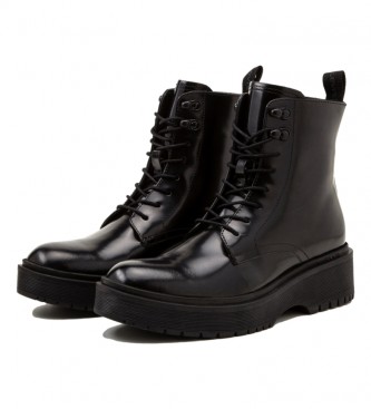 Levi's Bria black leather boots
