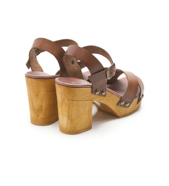 Lois Jeans Brązowe skórzane sandały z drewnianym obcasem - Wysokość obcasa 9 cm