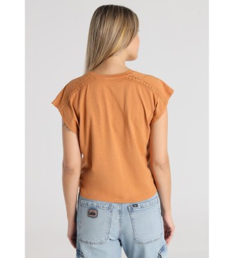 Lois Jeans T-Shirt mit spitzem Kragen und orangefarbenen Bestzen