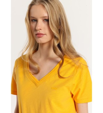 Lois Jeans T-shirt bsica de manga curta com gola dupla em V em amarelo