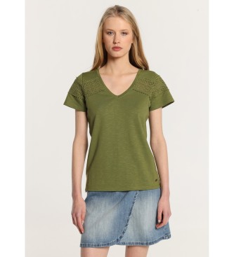 Lois Jeans T-shirt verde a maniche corte scollo a V all'uncinetto
