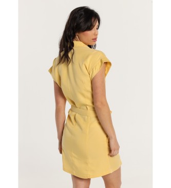 Lois Jeans Krótka sukienka zapinana na guziki z materiału tencel z żółtym paskiem w talii