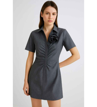 Marella Kurzes Kleid mit Blumenbrosche Cappa grau