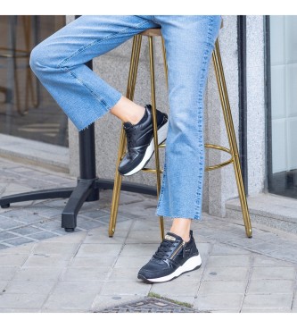 Mariamare Casualowe buty sportowe z czarnym klinem