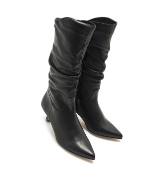 Mustang Indie Leather Dress Boots Black