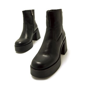 Mustang Dunae Ankle Boots Black