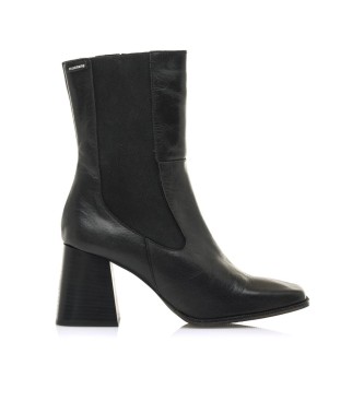 Mustang Casual Portya Black leather ankle boots- Heel height 7.5cm