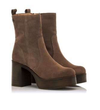 Mustang Brown Sixties Leather Ankle Boots
