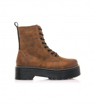 Mustang Stormy brown ankle boots