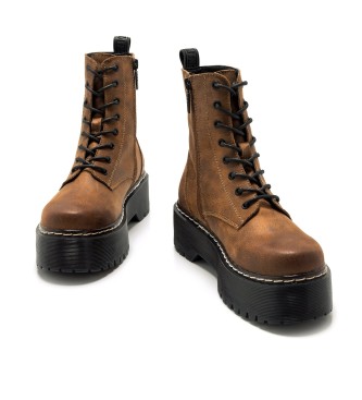 Mustang Stormy brown ankle boots