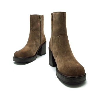 Mustang New Oasis Leather Ankle Boots brown