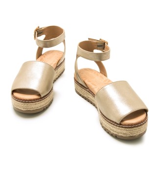 Mustang Sandals Amelie gold -Platform height 5cm