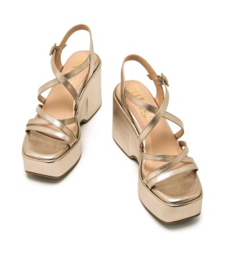 Mustang Sandals Lizzy gold -Height 5cm wedge
