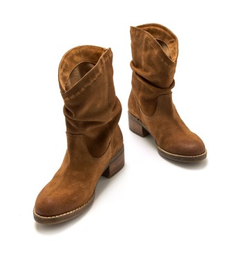 Mustang Frontier Leather Ankle Boots brown