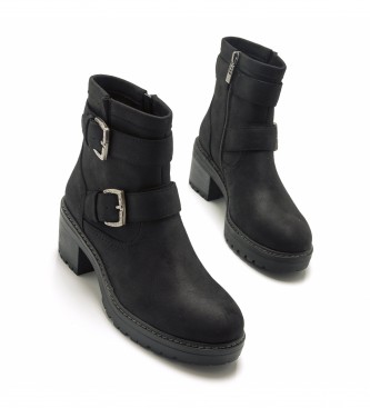 Mustang Double buckle ankle boots black