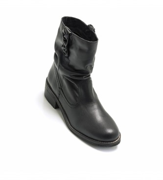 Mustang Frontier leather ankle boots black
