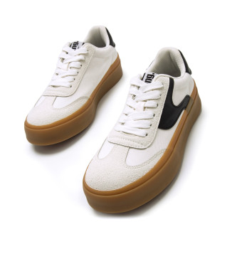 Mustang Trainers 60541 wit