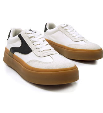 Mustang Trainers 60541 wit