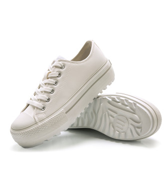 Mustang Trainers Bigger T white