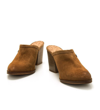 Mustang Uma brown leather shoes -Height heel 7,5cm