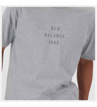 New Balance T-shirt Iconic Collegiate w kolorze szarym