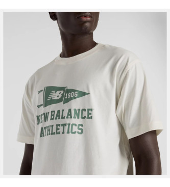 New Balance Pisana majica Varsity T-shirt bela