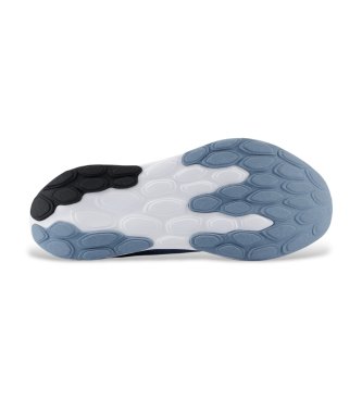 New Balance Fresh Foam 520 v9 trainers in blue
