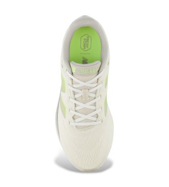 New Balance Baskets Fresh Foam 680 v8 beiges