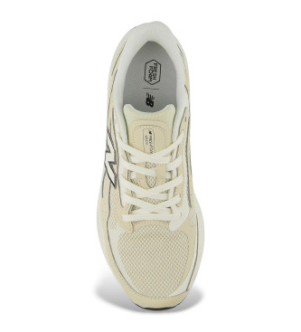 New Balance Turnschuhe Fresh Foam Arishi v4 Tiralux beige