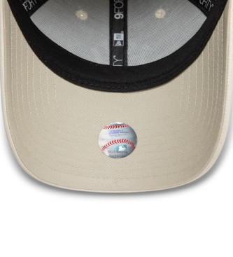 New Era Gekreukelde Pu 9Forty New York beige pet