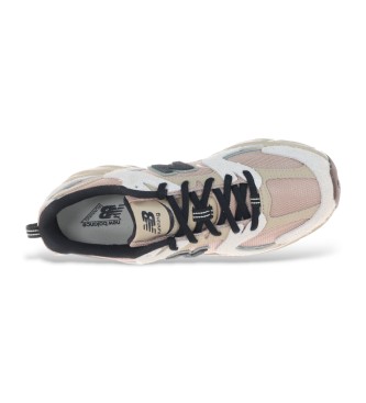New Balance Trainers 530 beige